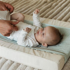 Aankleedkussen baby Mateo beige – afbeelding 3