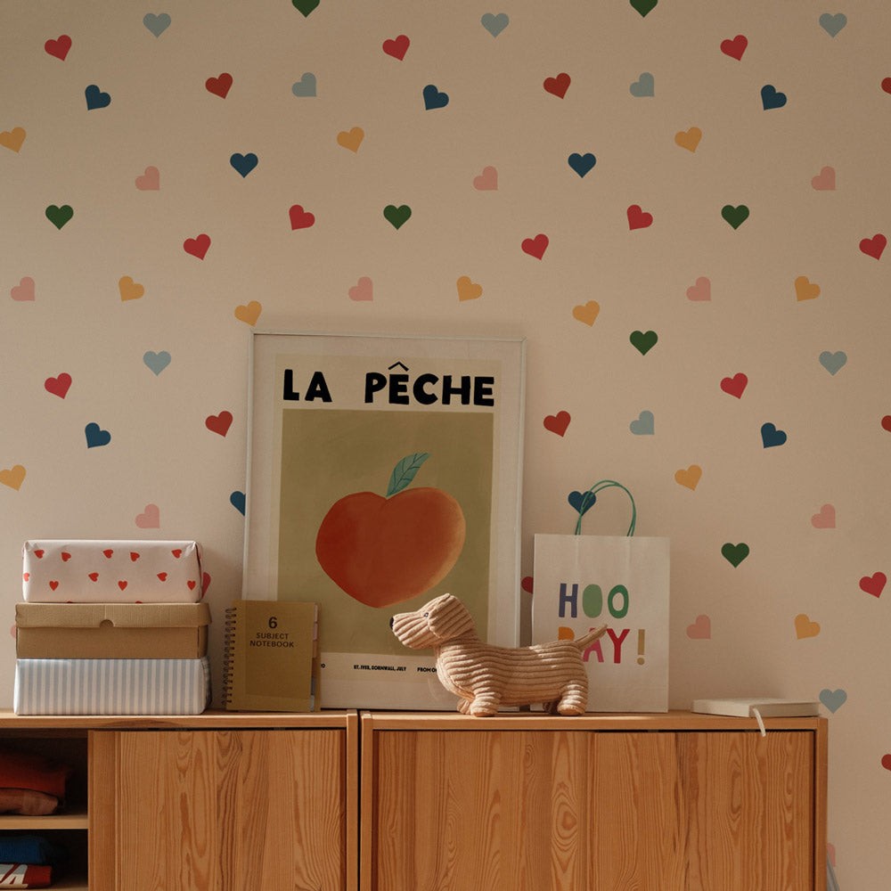 Behang kinderkamer – gekleurde hartjes