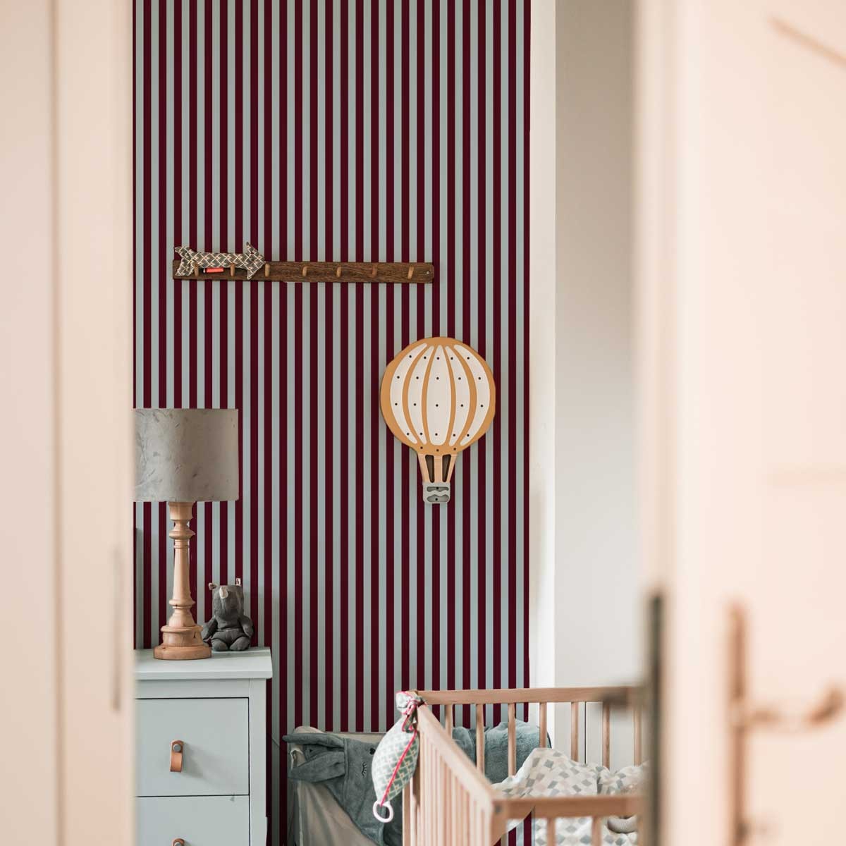 Behang kinderkamer – Maya strepen bruin en blauw – afbeelding 2