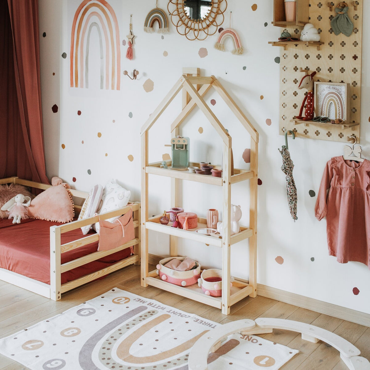 Boekenkast kinderkamer huisje van massief hout