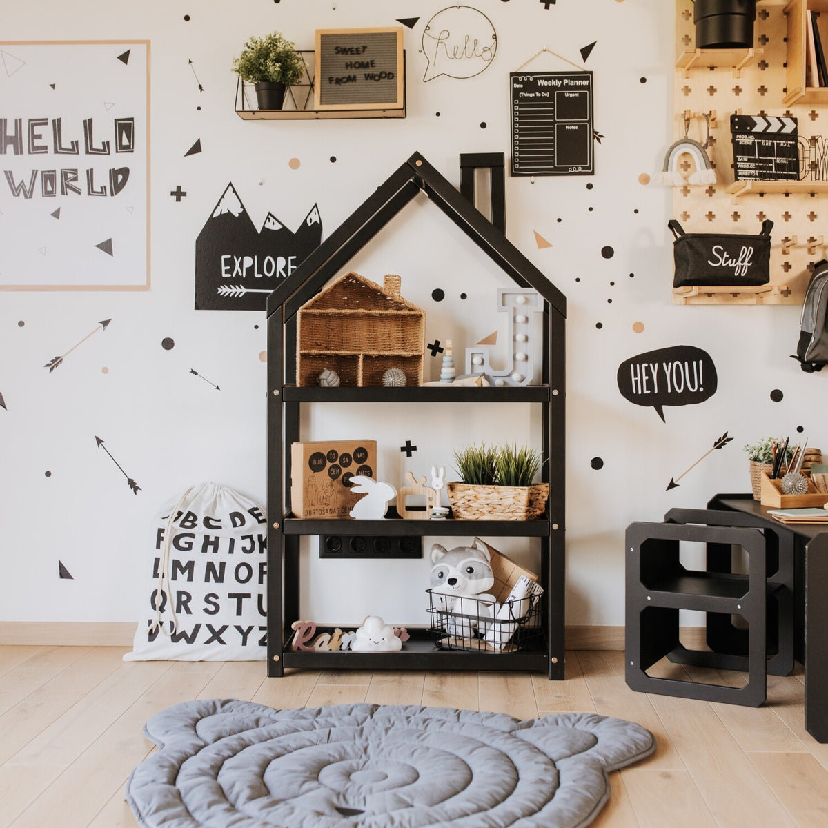 Boekenkast kinderkamer huisje van massief hout – afbeelding 12