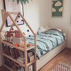 Boekenkast kinderkamer huisje van massief hout – afbeelding 7