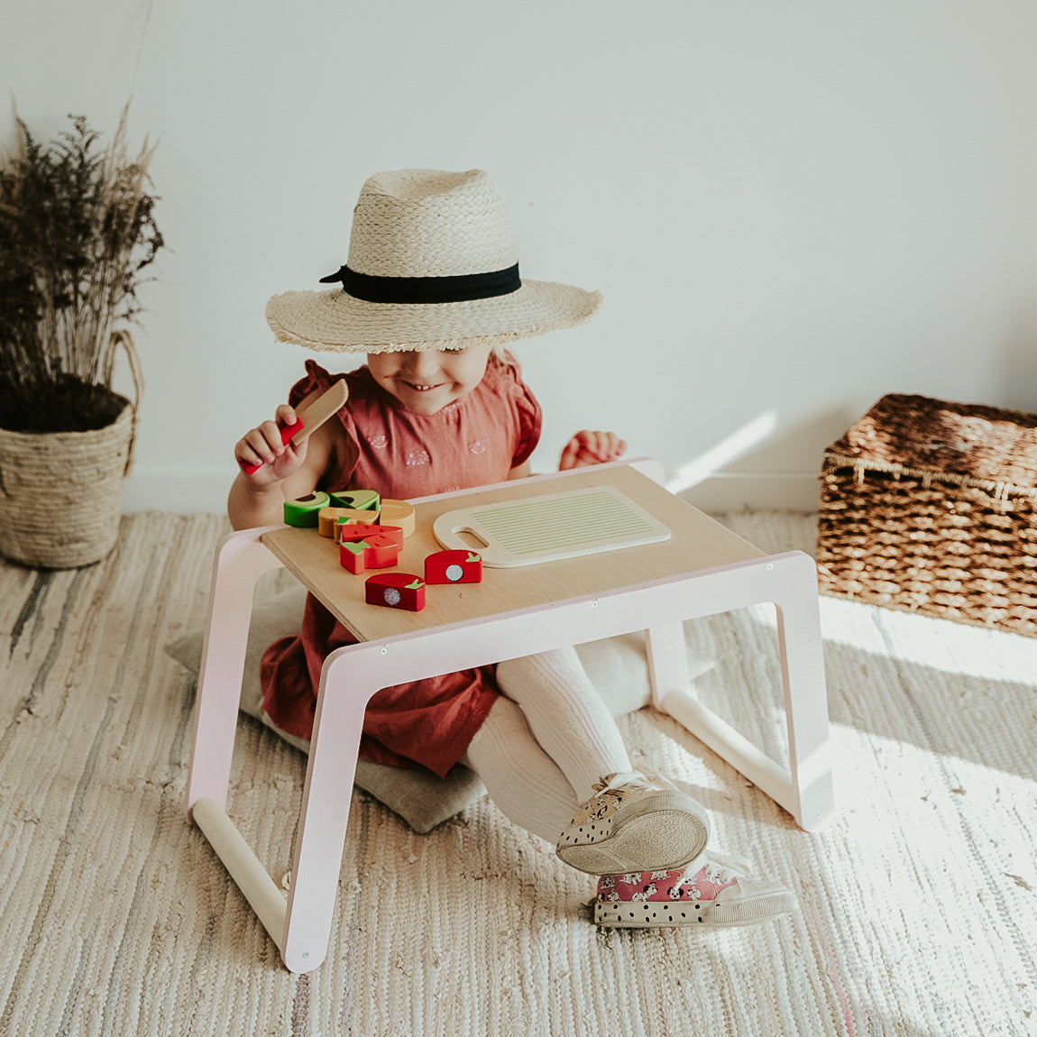 Bureau kinderkamer – klein houten kindertafeltje – afbeelding 4