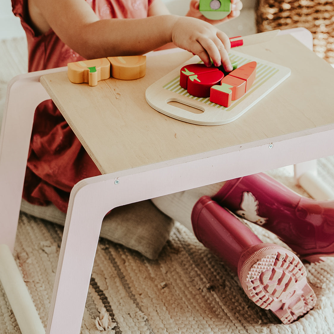 Bureau kinderkamer – klein houten kindertafeltje – afbeelding 5
