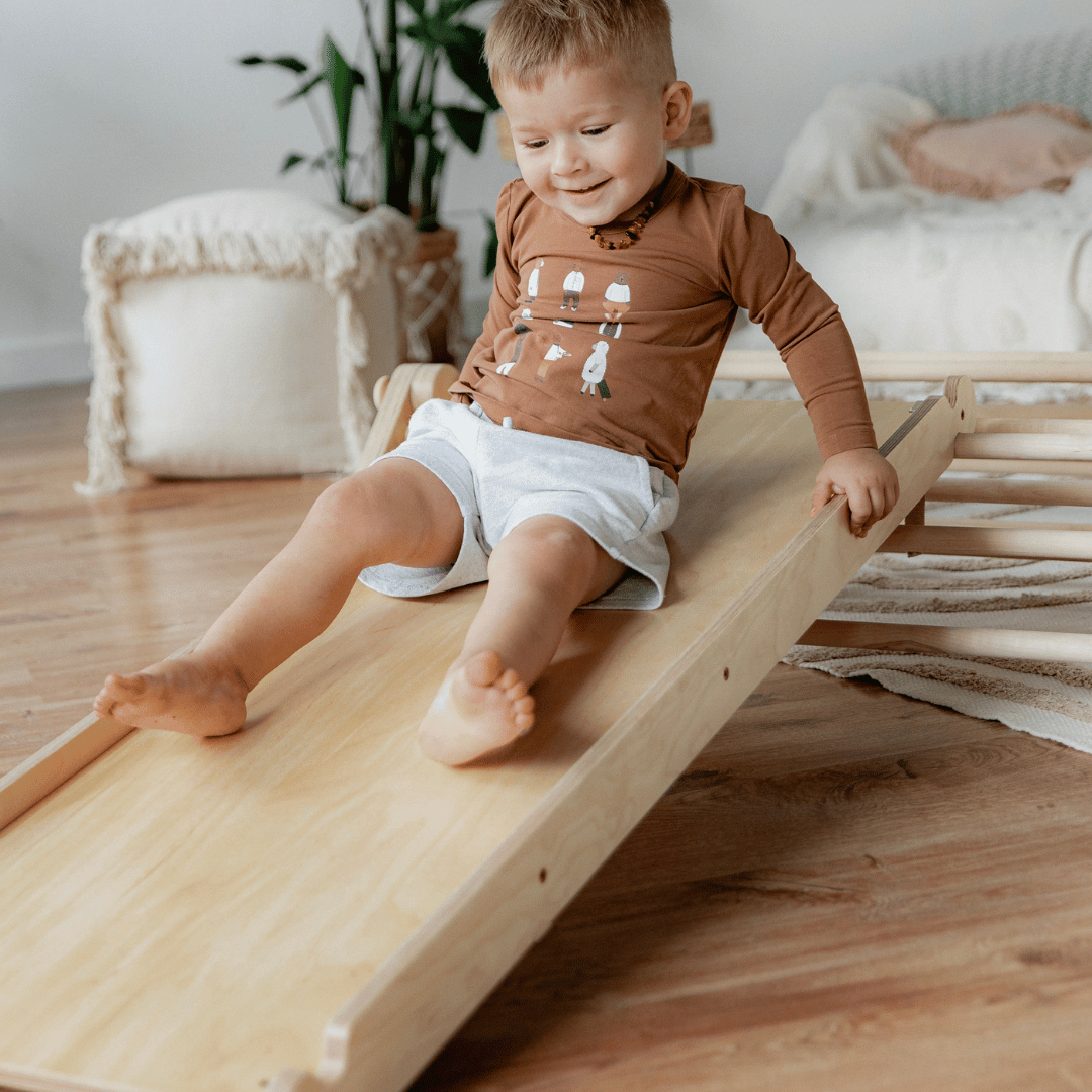 Houten glijbaan en klimplank voor klimrek – afbeelding 2