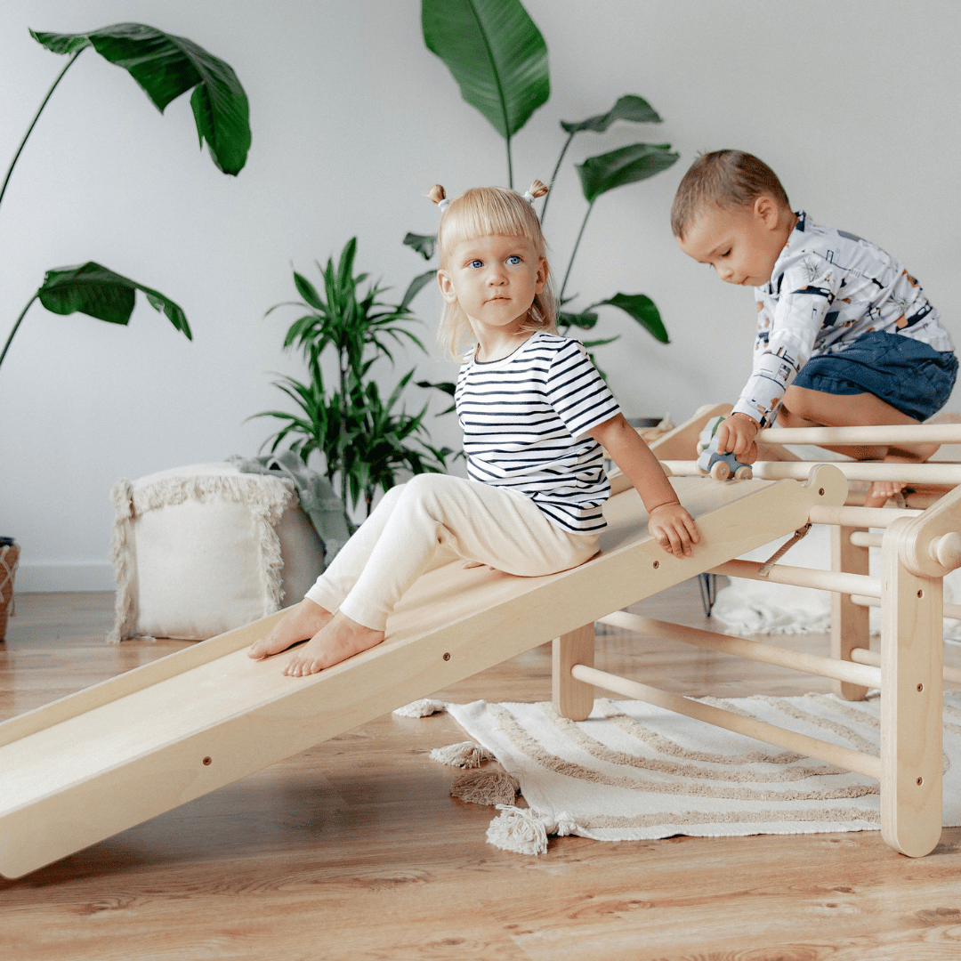 Houten glijbaan en klimplank voor klimrek – afbeelding 4
