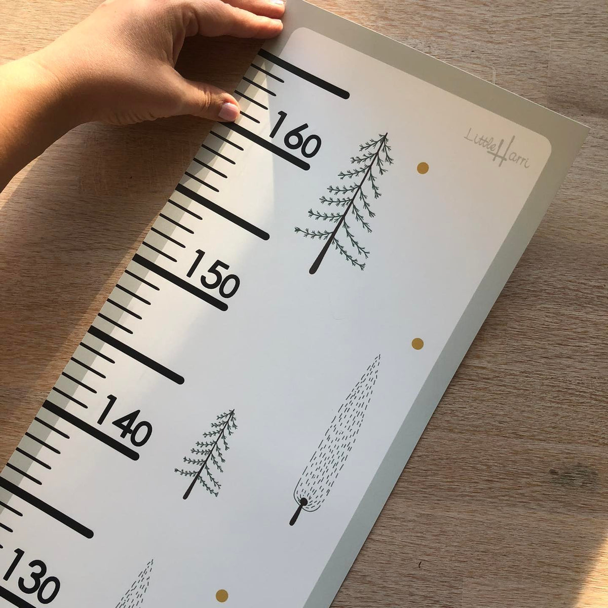 Groeimeter kinderkamer van papier – dennenbomen – afbeelding 2