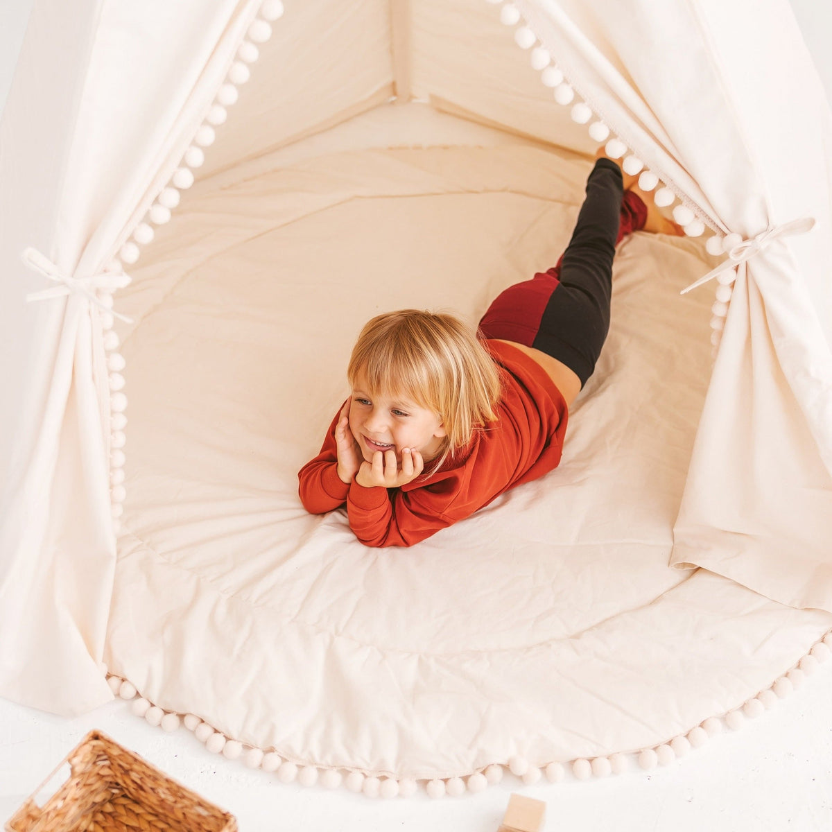 Grote tipi tent XL ecru met pompons – afbeelding 4