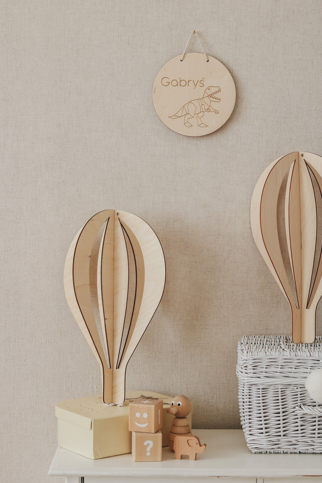 Hangdecoratie kinderkamer – set van 3 houten luchtballonnen – afbeelding 2