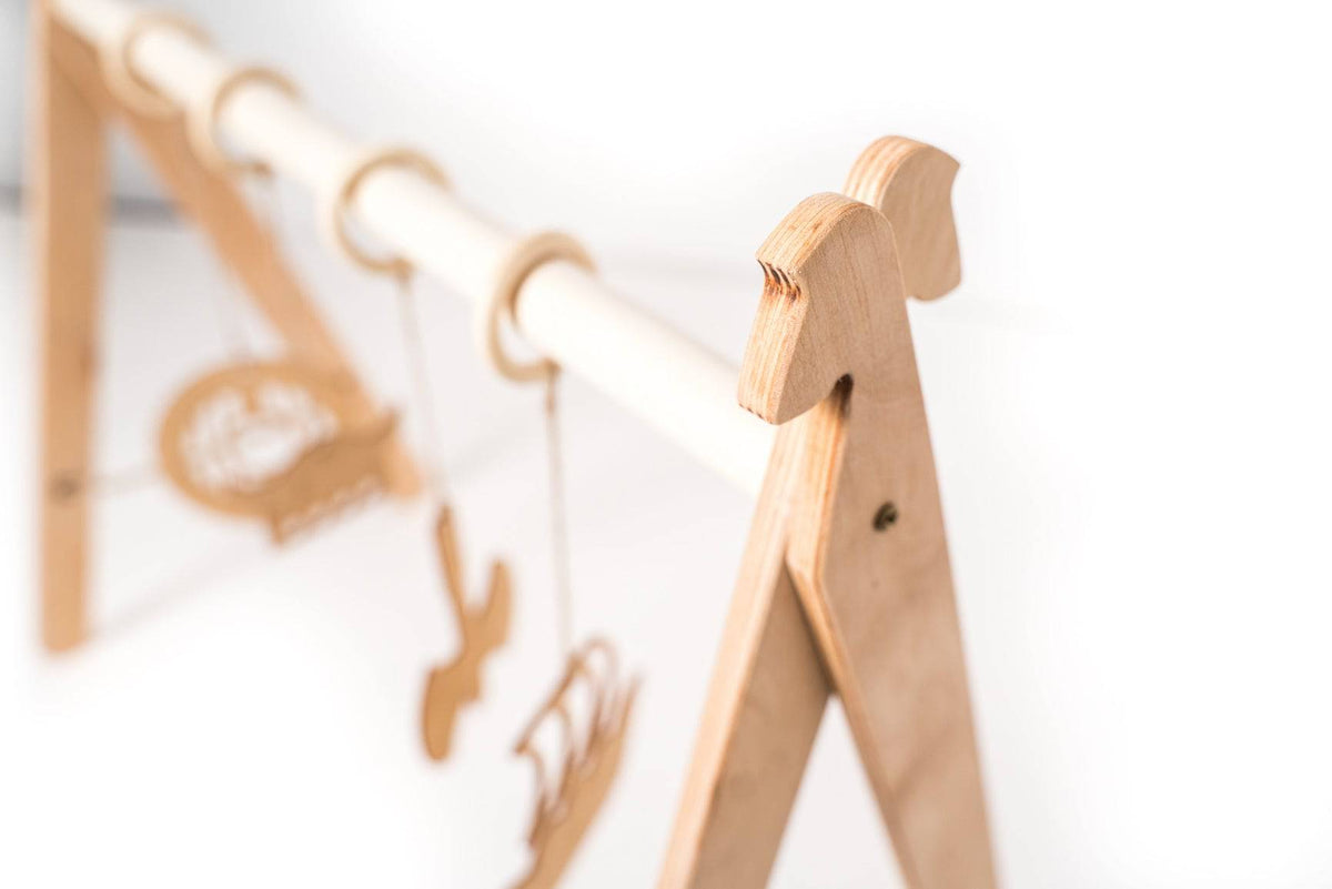 Houten babygym met vikingspeeltjes – opvouwbaar – afbeelding 3