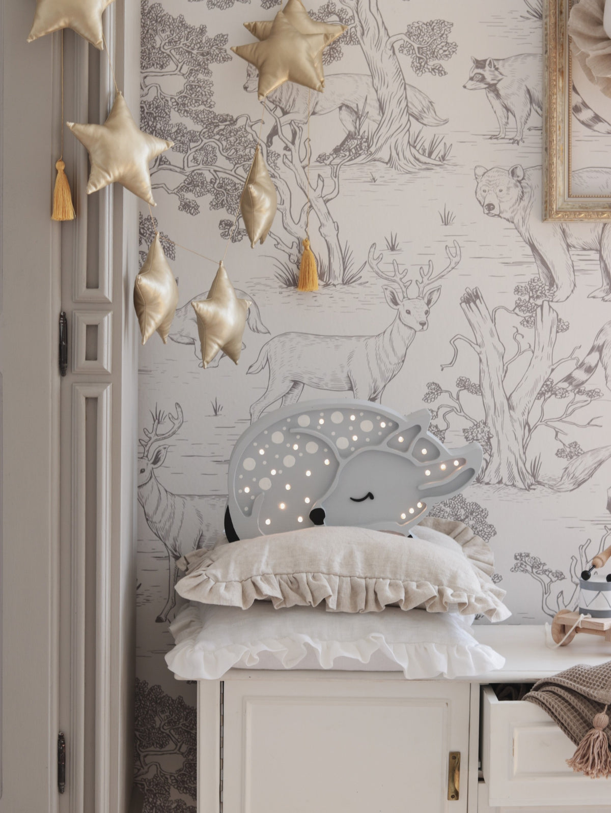 Houten lamp kinderkamer – hert – afbeelding 2
