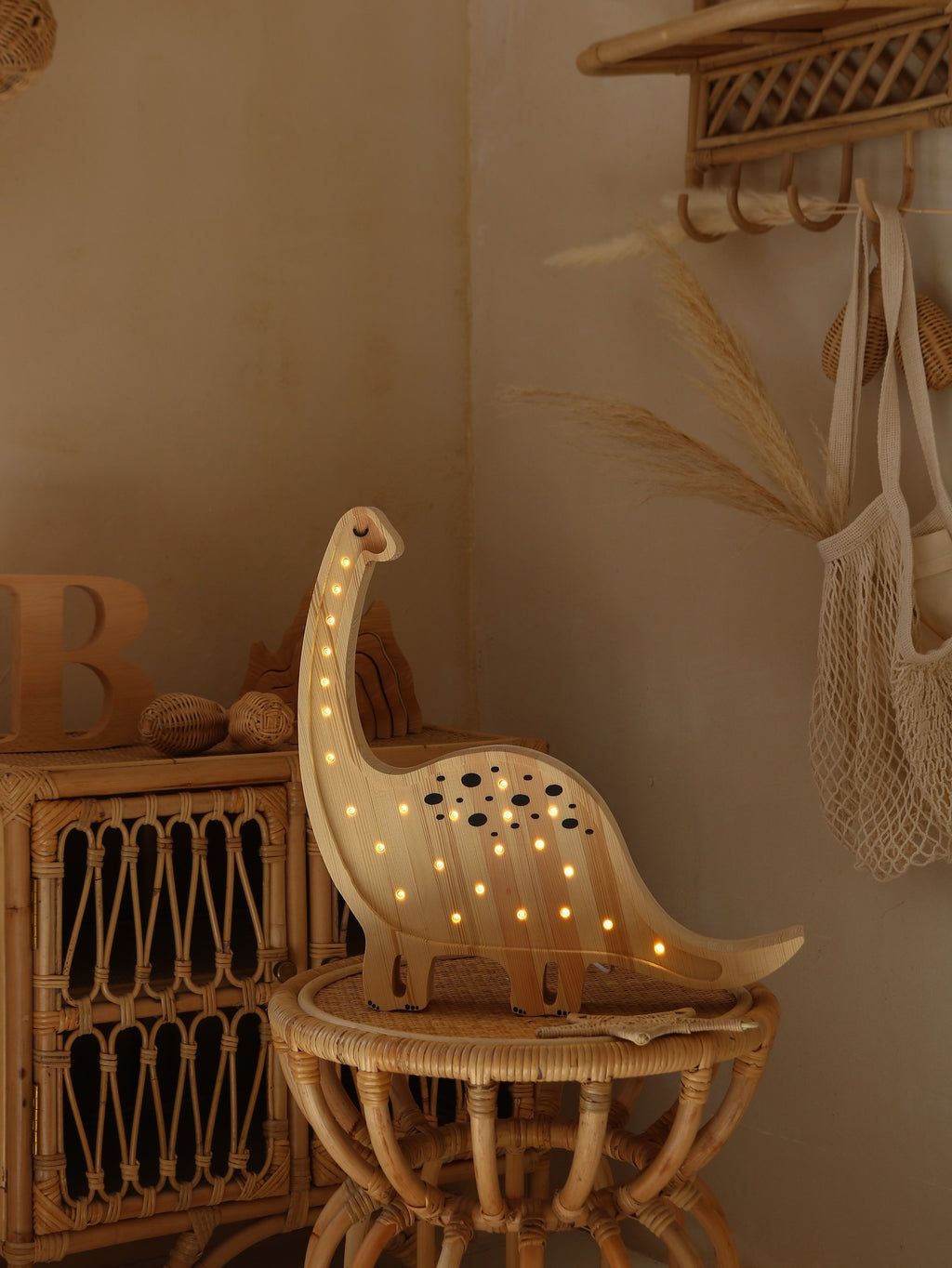 Houten lamp kinderkamer mini dino – nachtlamp met dimmer