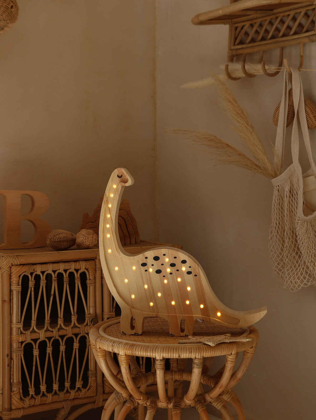 Houten lamp kinderkamer mini dino – nachtlamp met dimmer