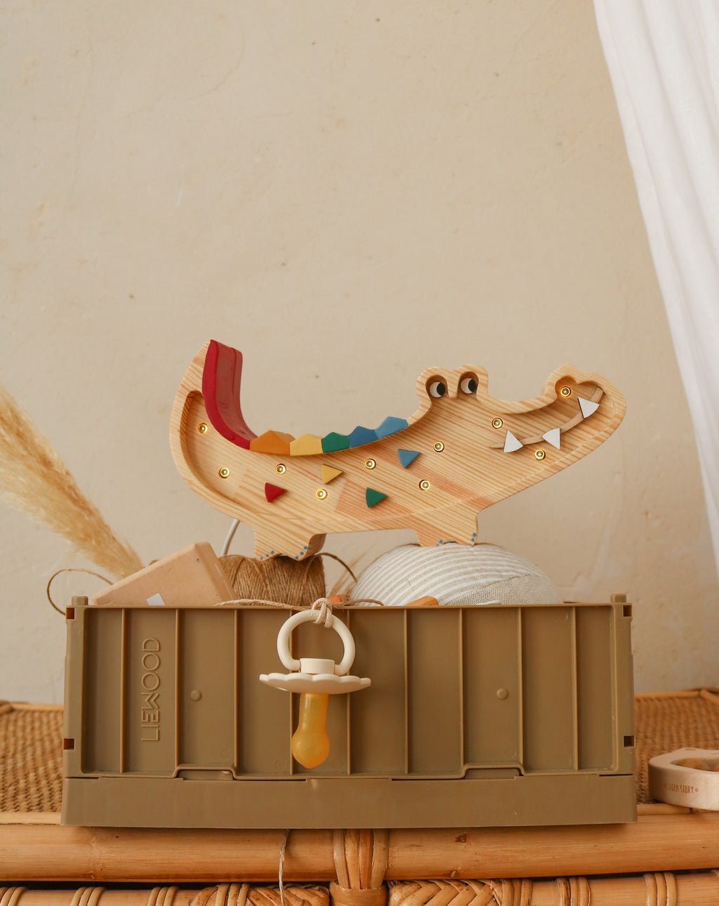Houten lamp kinderkamer mini krokodil – nachtlamp met dimmer – afbeelding 5