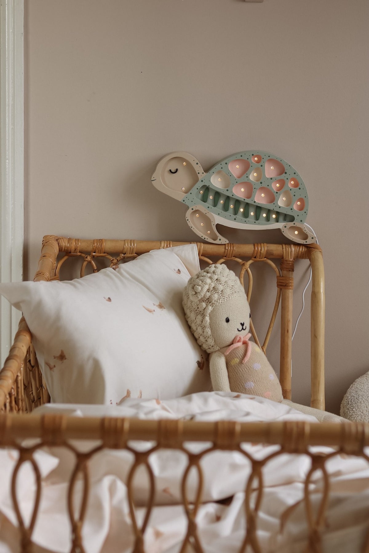 Houten lamp kinderkamer schildpad – nachtlamp met dimmer – afbeelding 2