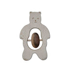 Houten rammelaar beer
