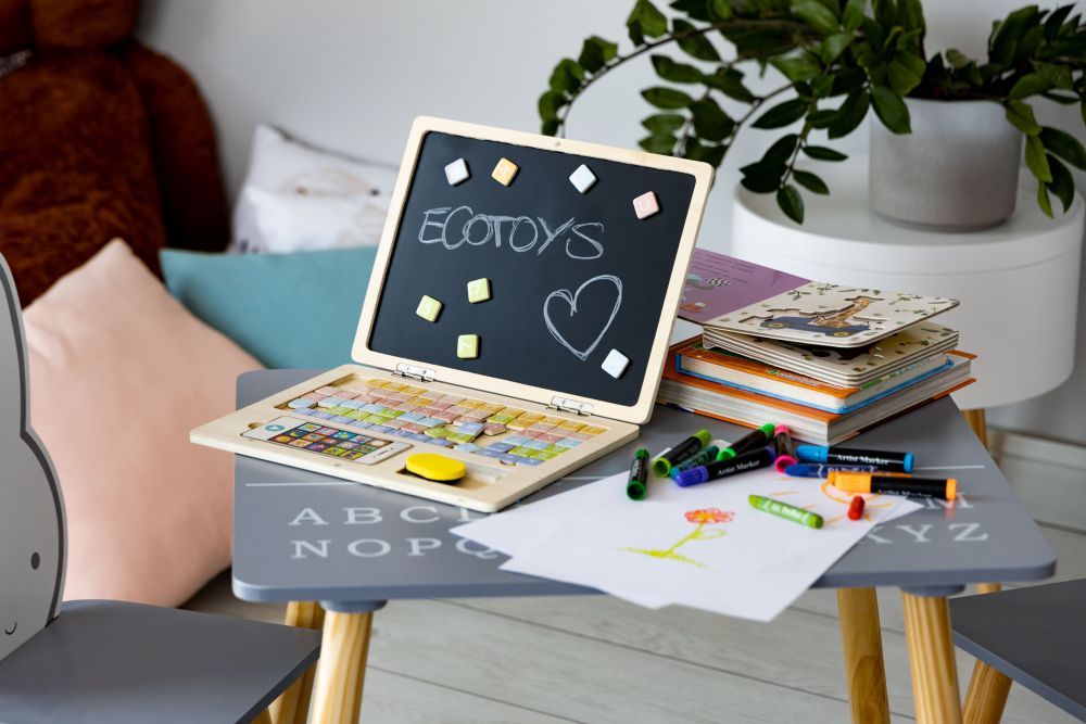 Houten speelgoed laptop met telefoon – afbeelding 2