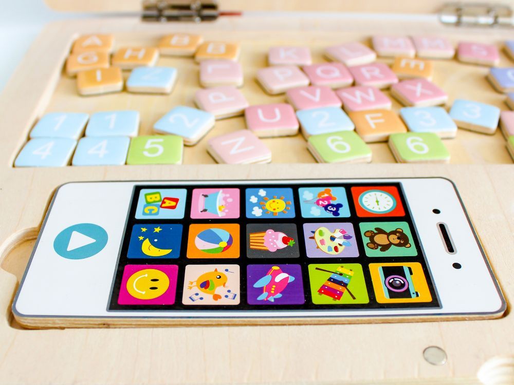 Houten speelgoed laptop met telefoon – afbeelding 5