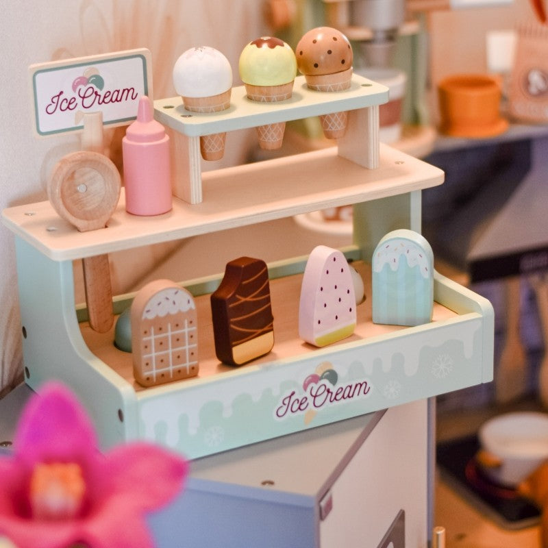 Houten speelgoed winkel – ijssalon met ijsstandaard 16-delig