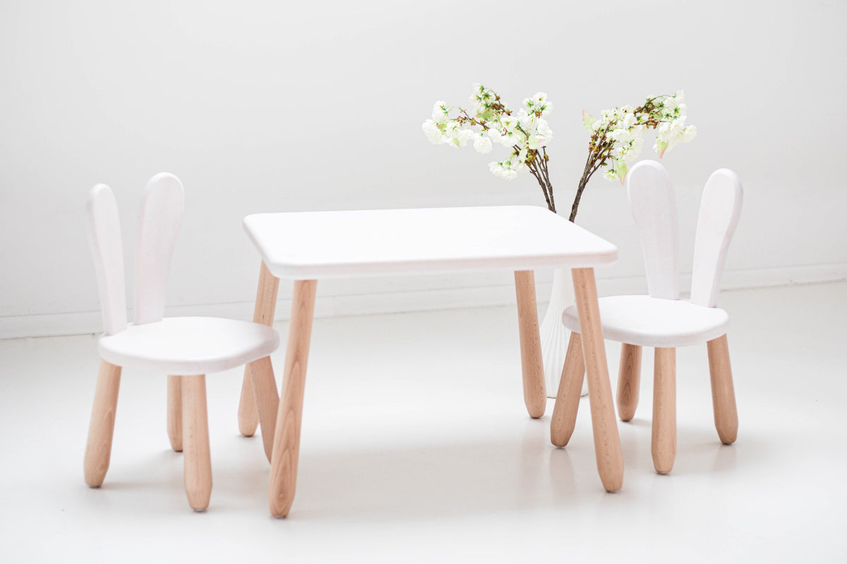 Kindertafel met 2 Stoeltjes konijn