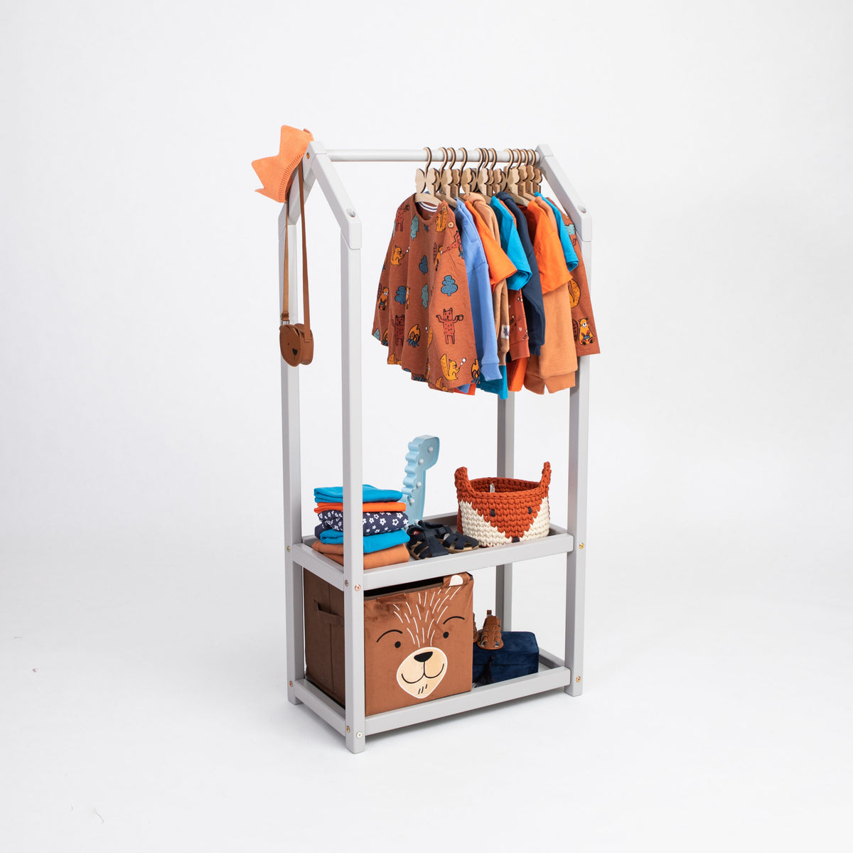 Kledingrek kinderkamer huisje met opbergruimte