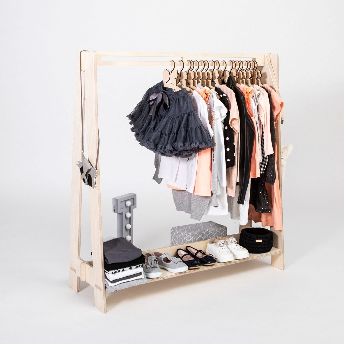 Kledingrek kinderkamer met hangstang en plank – afbeelding 6