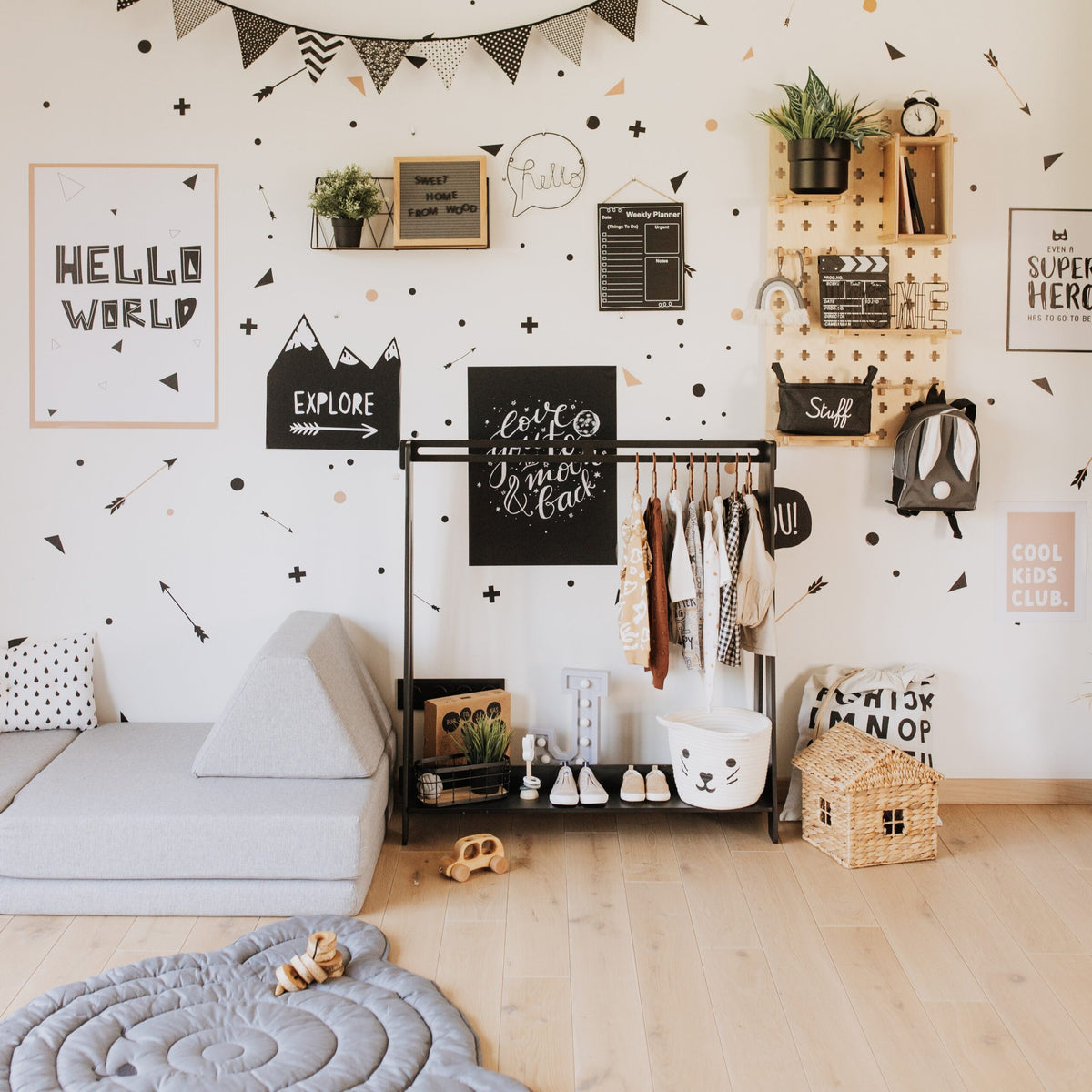 Kledingrek kinderkamer met hangstang en plank – afbeelding 8