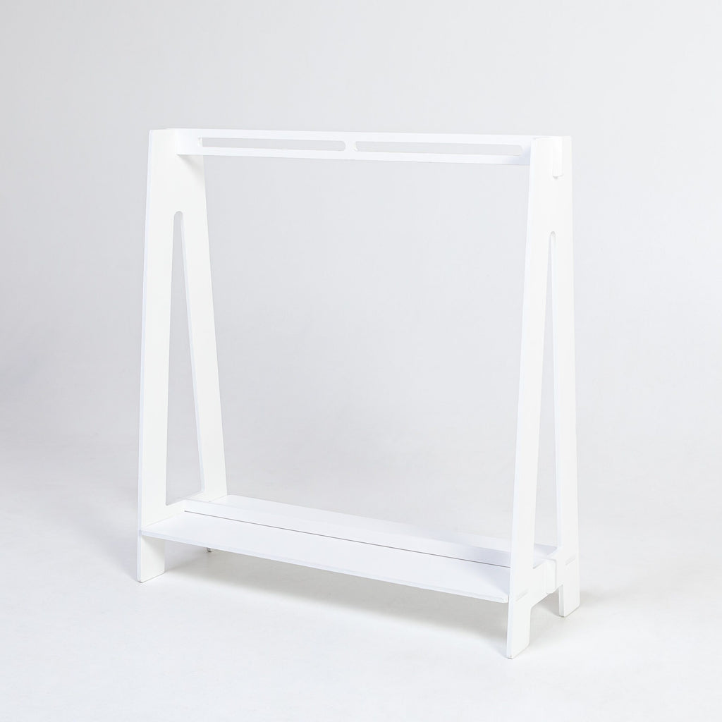 Kledingrek kinderkamer met hangstang en plank – afbeelding 9