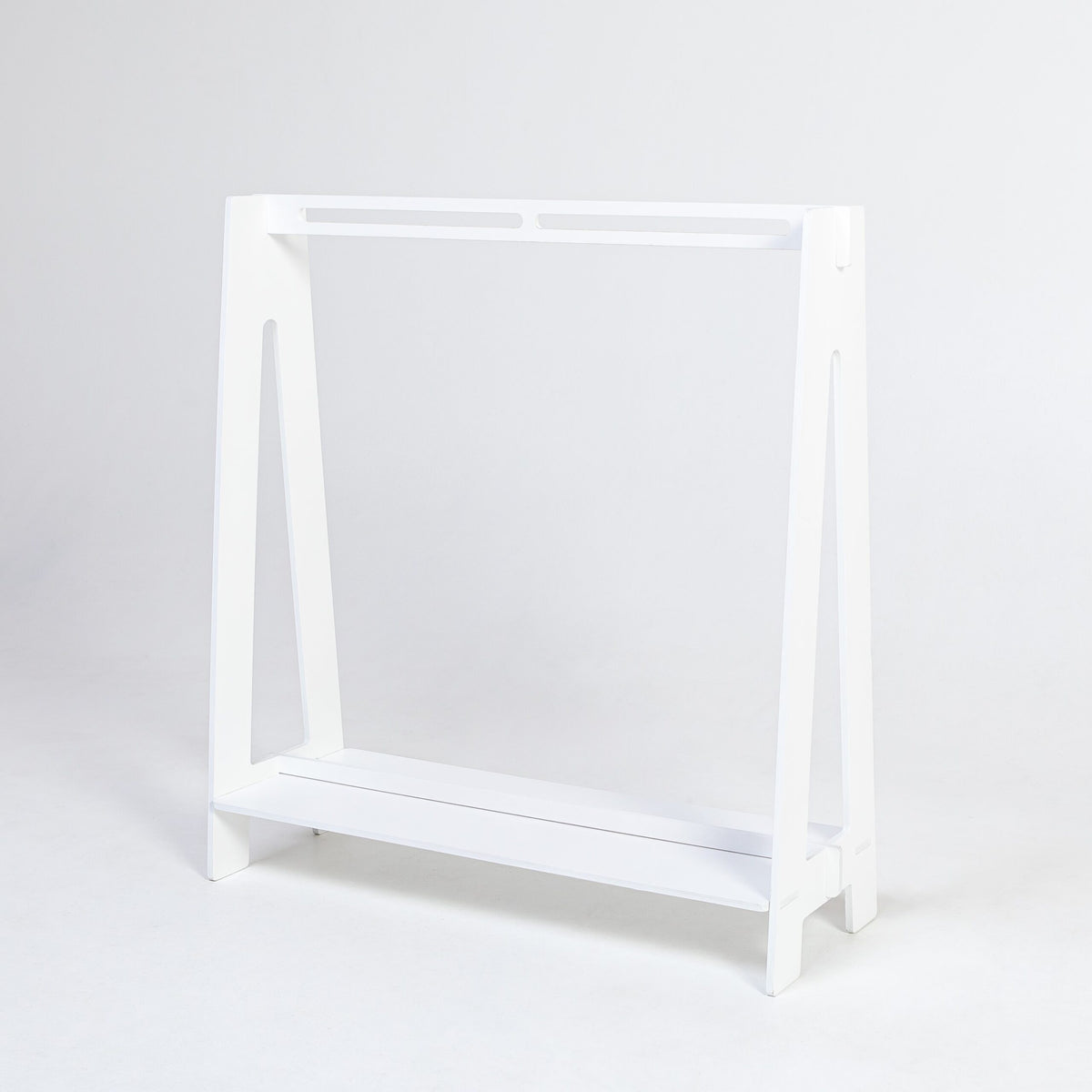 Kledingrek kinderkamer met hangstang en plank – afbeelding 9