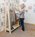Kledingrek kinderkamer met planken en opbergvak – afbeelding 9