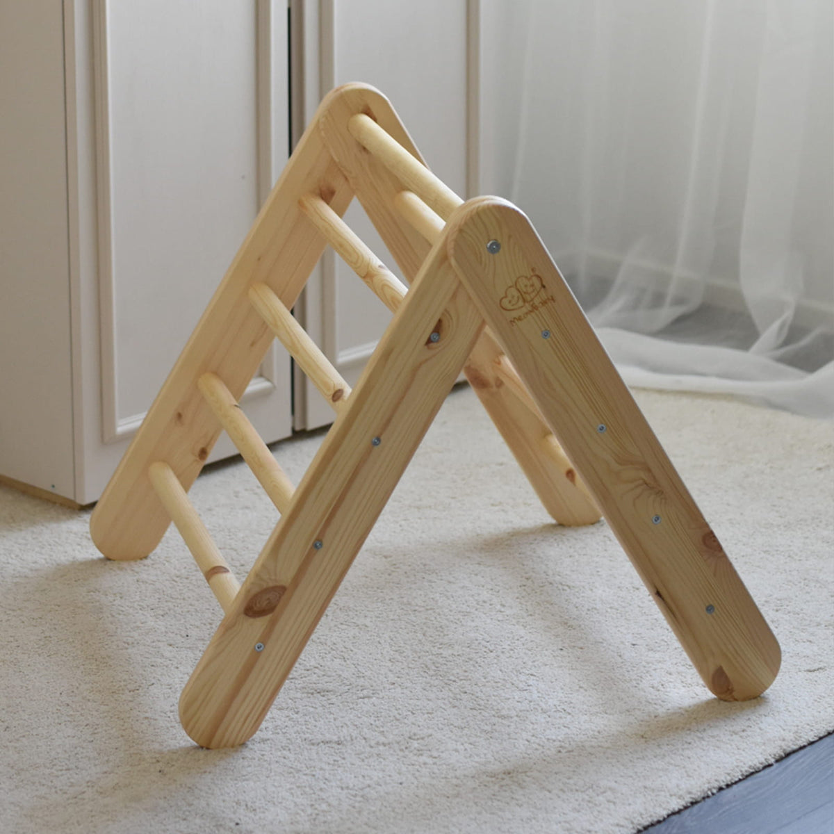 Klimdriehoek met glijbaan-klimwand 2-in-1 naturel – afbeelding 16