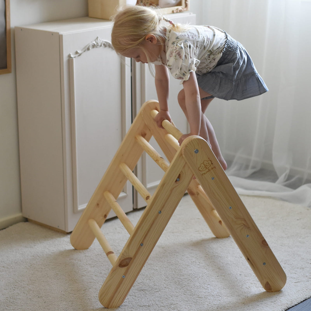 Klimdriehoek met glijbaan-klimwand 2-in-1 naturel – afbeelding 17