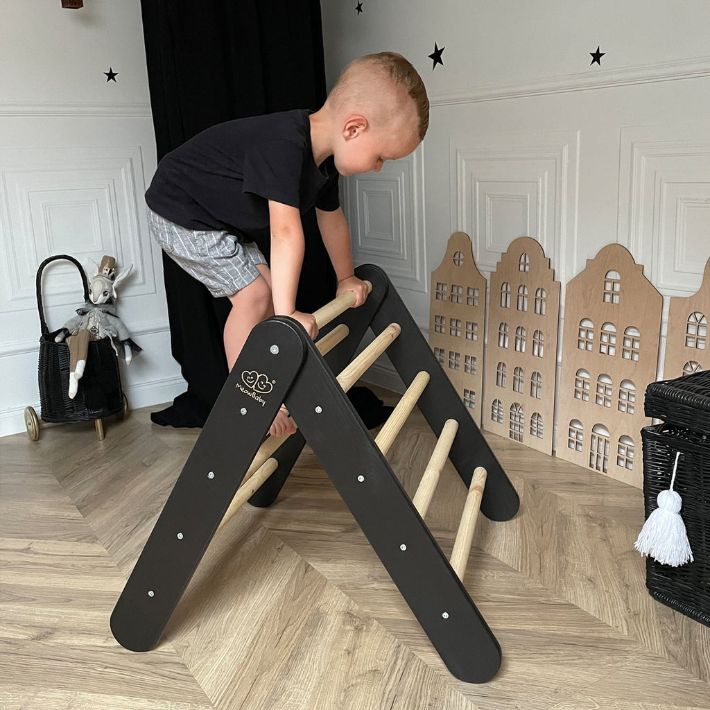 Klimdriehoek met glijbaan-klimwand 2-in-1 zwart – afbeelding 14
