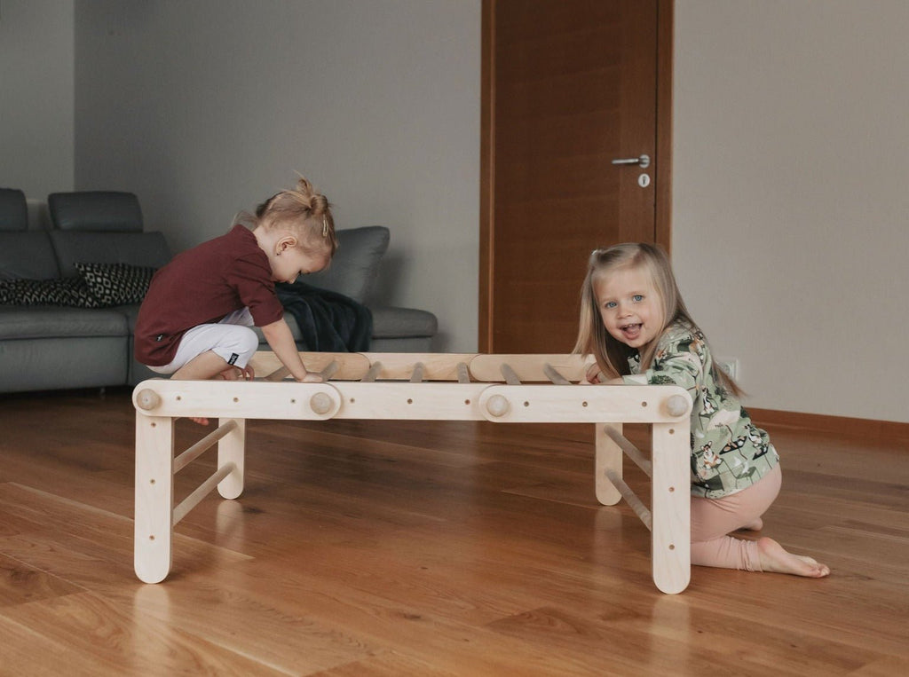 Houten klimrek Fipitri met glijbaan – afbeelding 8