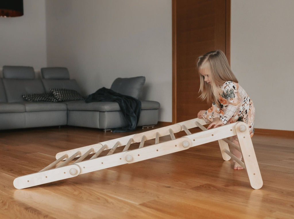 Houten klimrek Fipitri met glijbaan – afbeelding 9