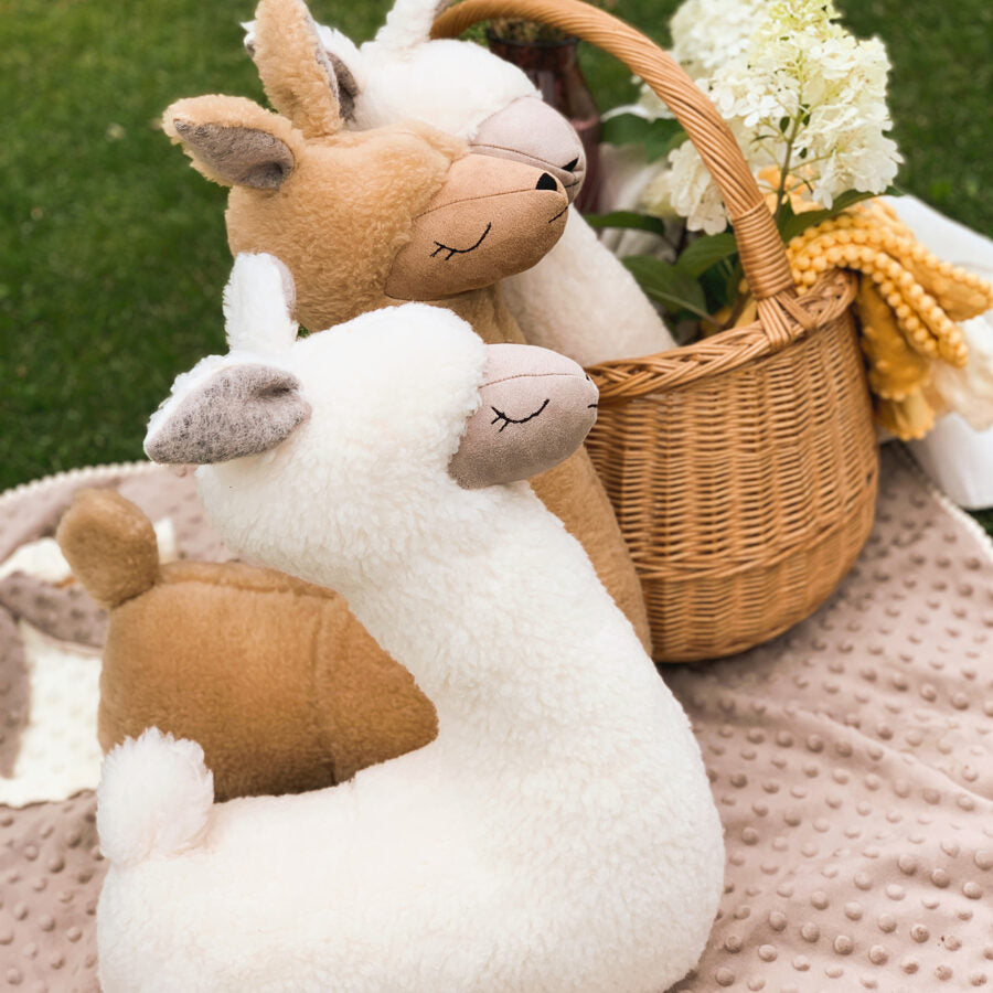 Knuffelkussen alpaca crème – afbeelding 3