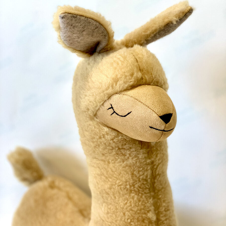 Knuffelkussen alpaca roestbruin – afbeelding 4