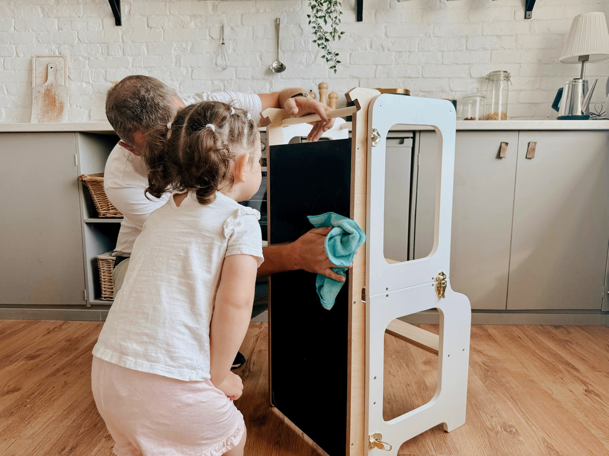 Leertoren 4-in-1 met krijtbord en glijbaan – afbeelding 3