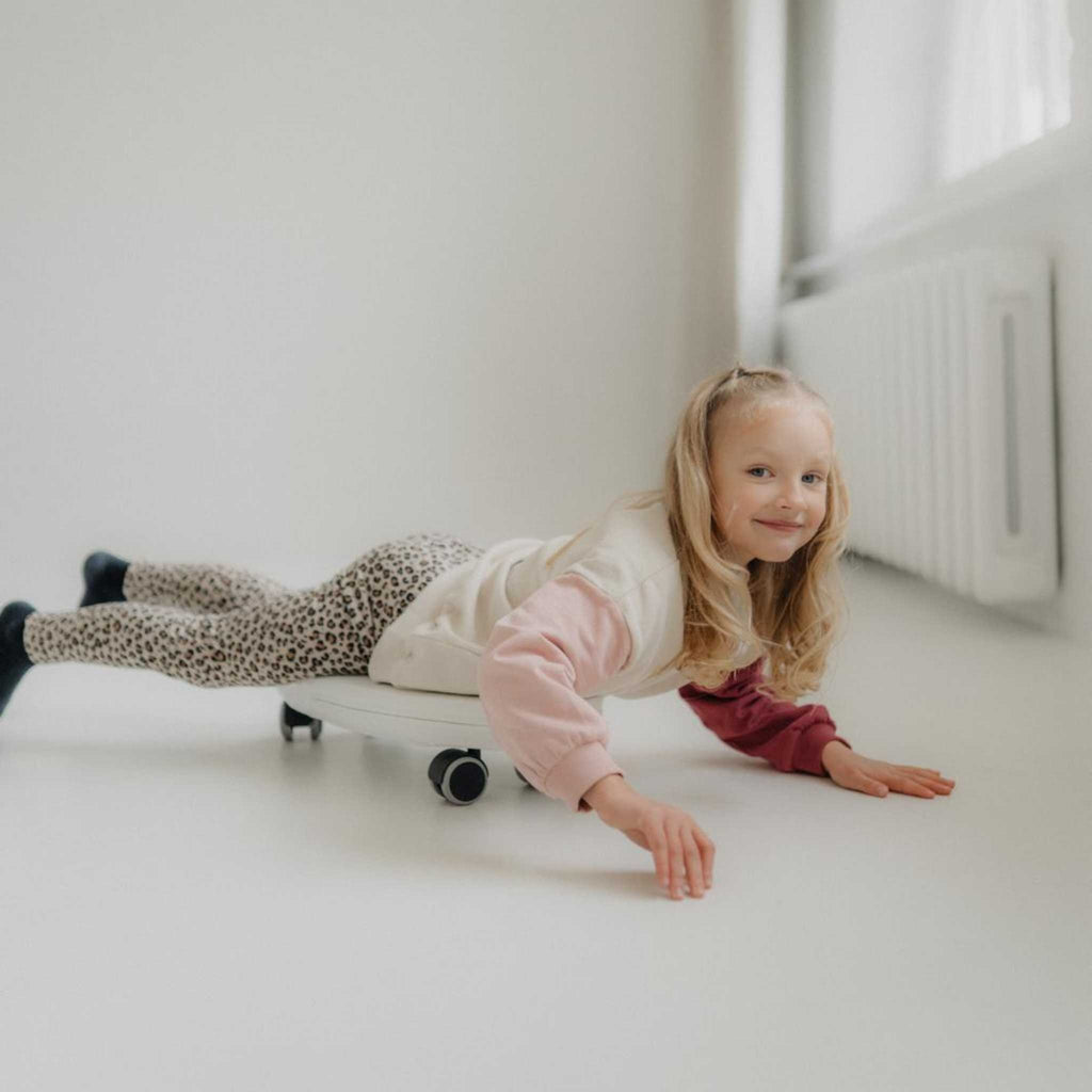 Loopauto surfplank op wielen – zacht rijspeelgoed voor binnen – afbeelding 8