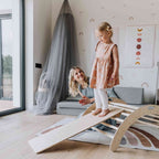 Houten Montessori klimboog met glijbaan naturel – afbeelding 4
