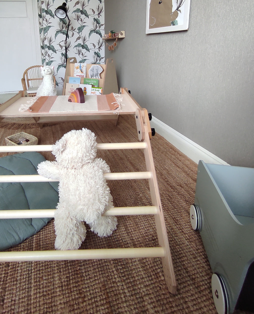 Montessori klimset Nabu met tafel en tekenbord – afbeelding 11