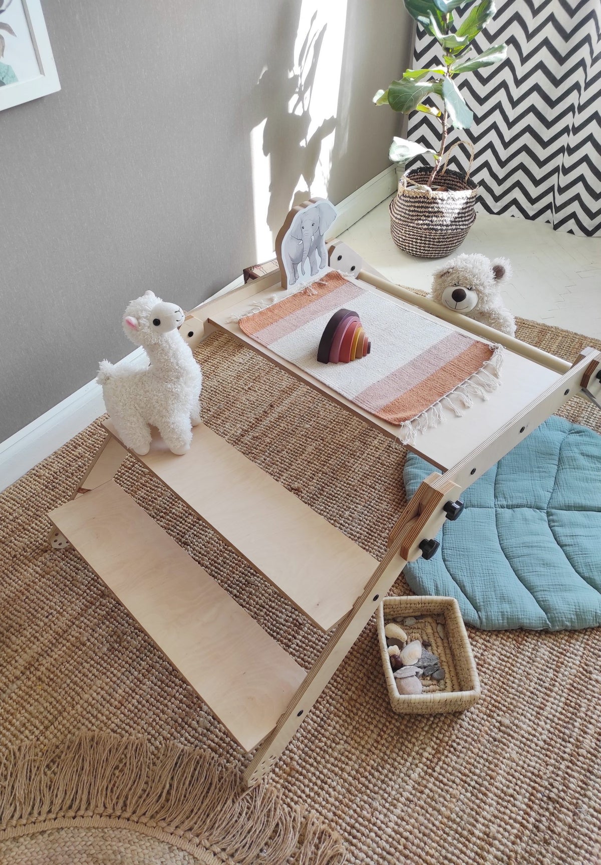 Montessori klimset Nabu met tafel en tekenbord – afbeelding 13