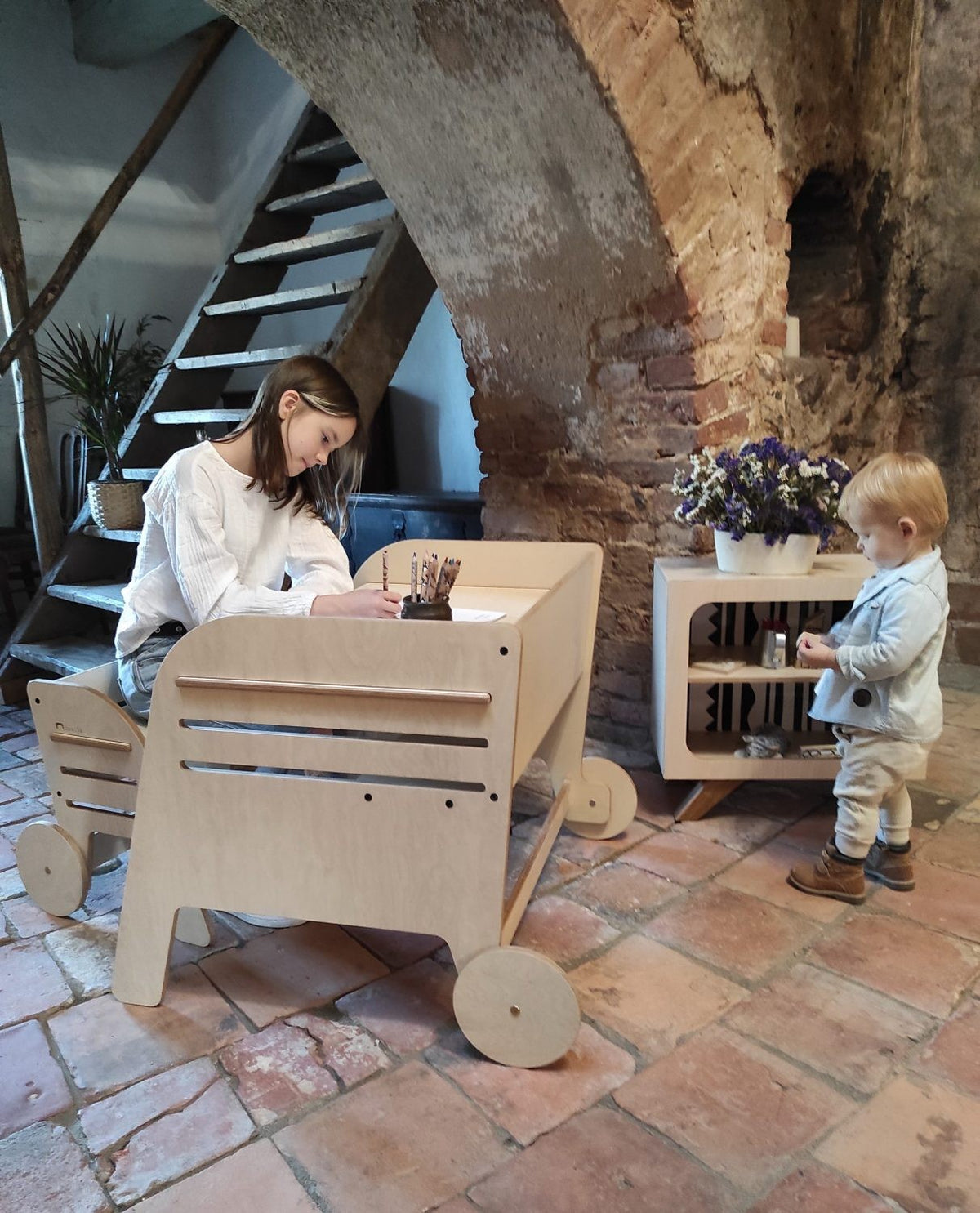 Montessori kindertafel en stoel Wagon Wheel – afbeelding 4