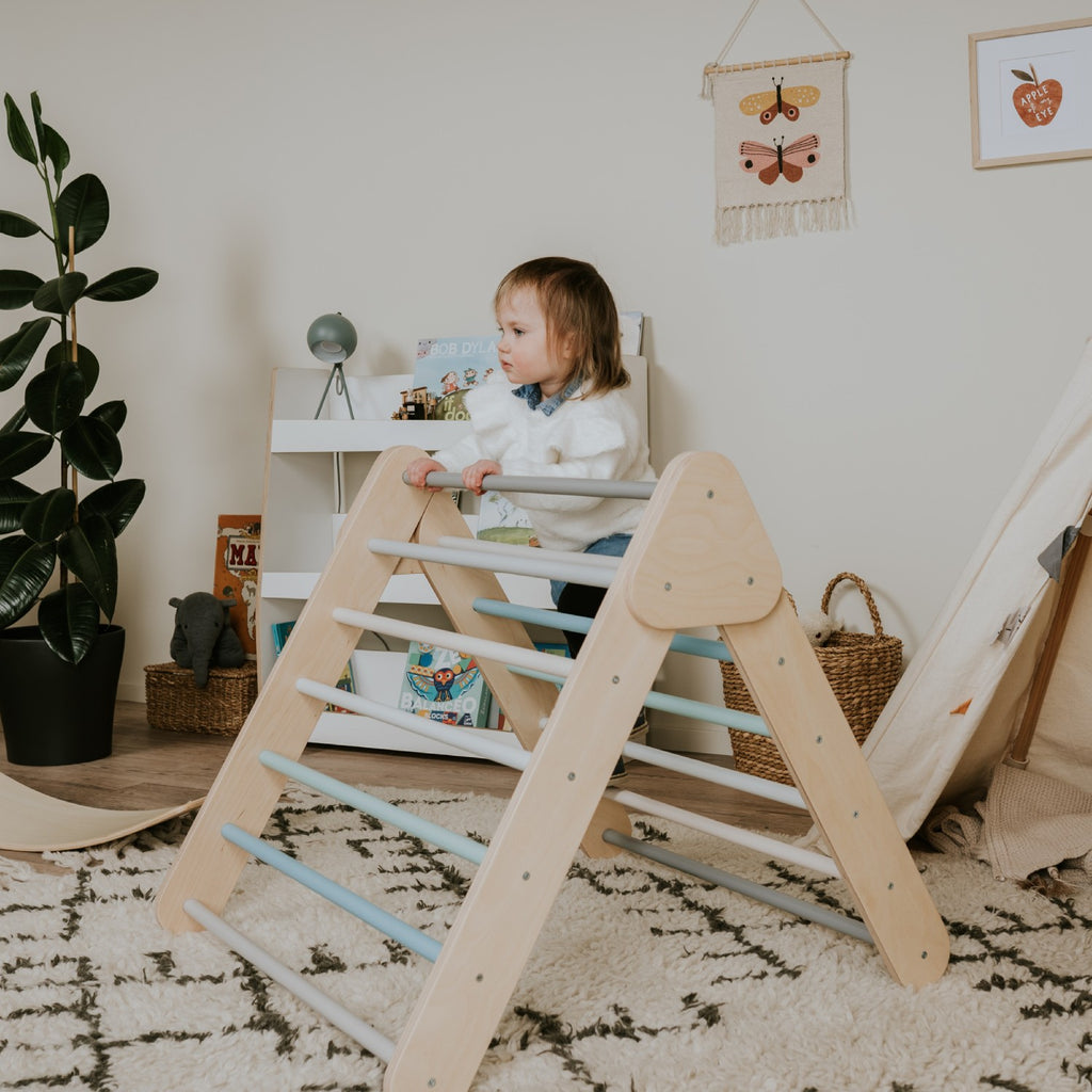 Houten Pikler driehoek pastel