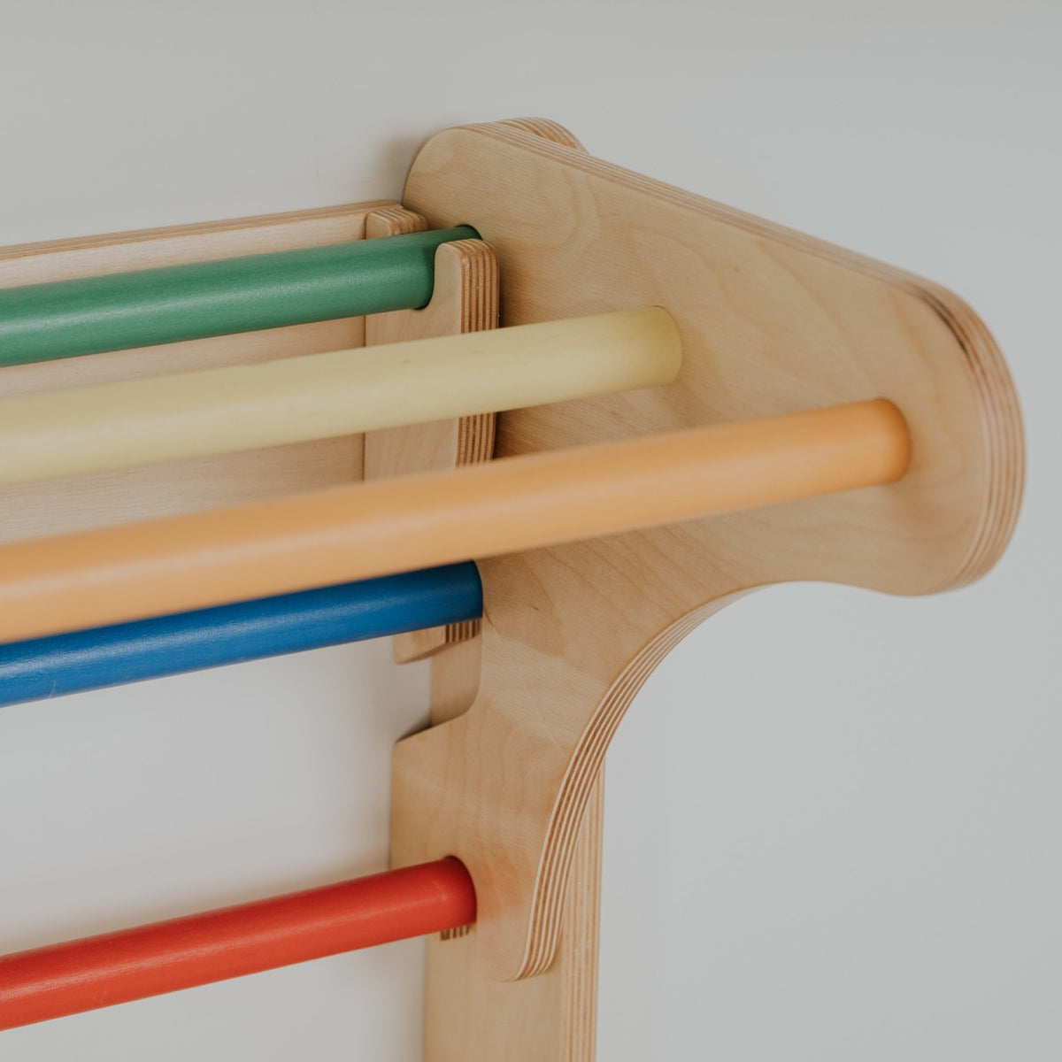Pikler driehoek met Zweedse wand regenboog – afbeelding 7