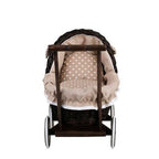 Poppenwagen riet donker geverfd – beige beddengoed – afbeelding 4