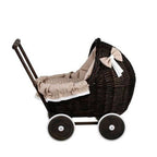 Poppenwagen riet donker geverfd – beige beddengoed – afbeelding 5