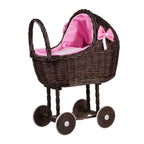 Poppenwagen riet Lena donker – roze beddengoed – afbeelding 4