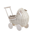 Poppenwagen riet whitewash – beige beddengoed – afbeelding 2