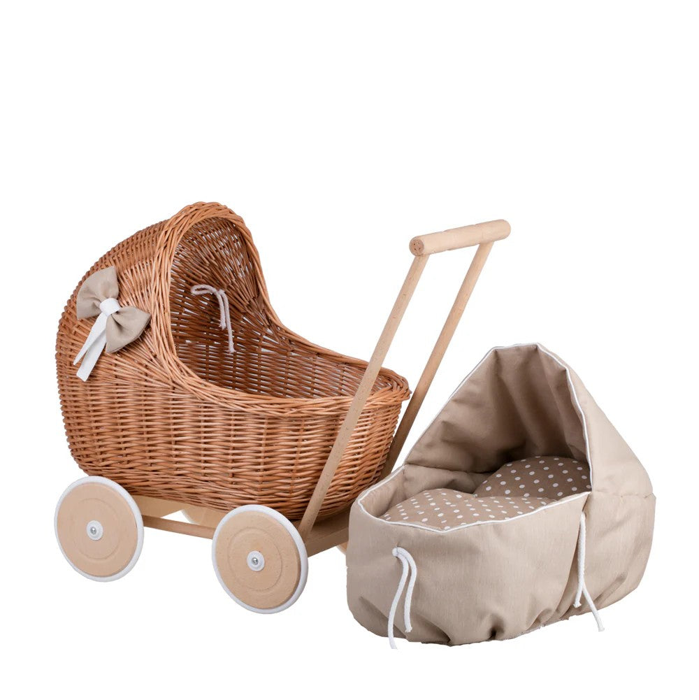 Rieten poppenwagen Lili met beige beddengoed – afbeelding 2